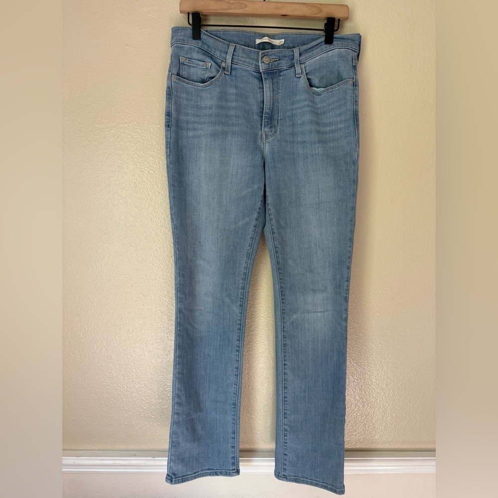 ❇️Levi's Women's Straight Leg Jeans in Light Blue 2 for $22❇️